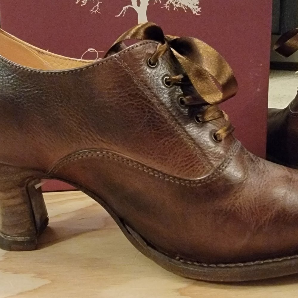 Vintage Leather Heels (New) - Picture 5 of 7